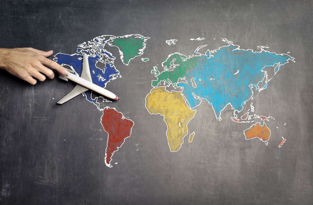 Como a Globalização Cultural e a Econômica Estão Relacionadas?